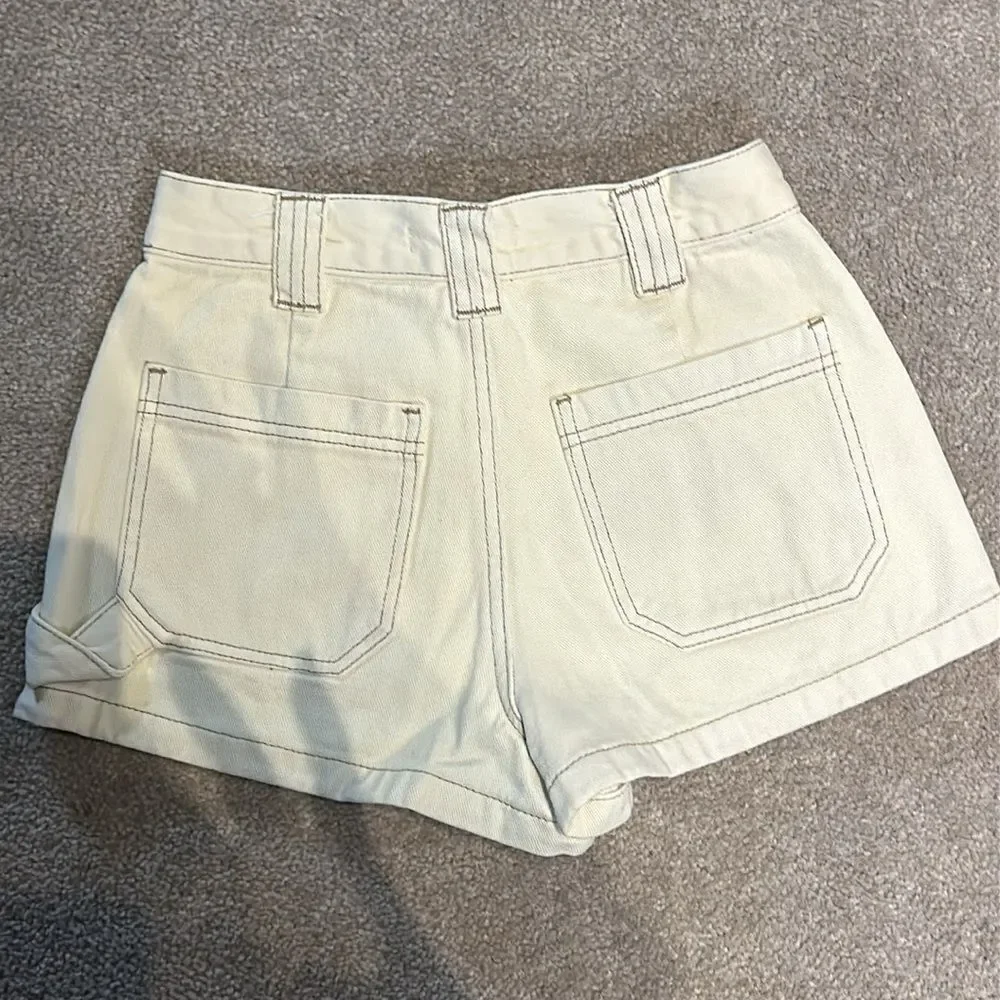 PacSun Women's Cream Cut Off Jean Shorts!